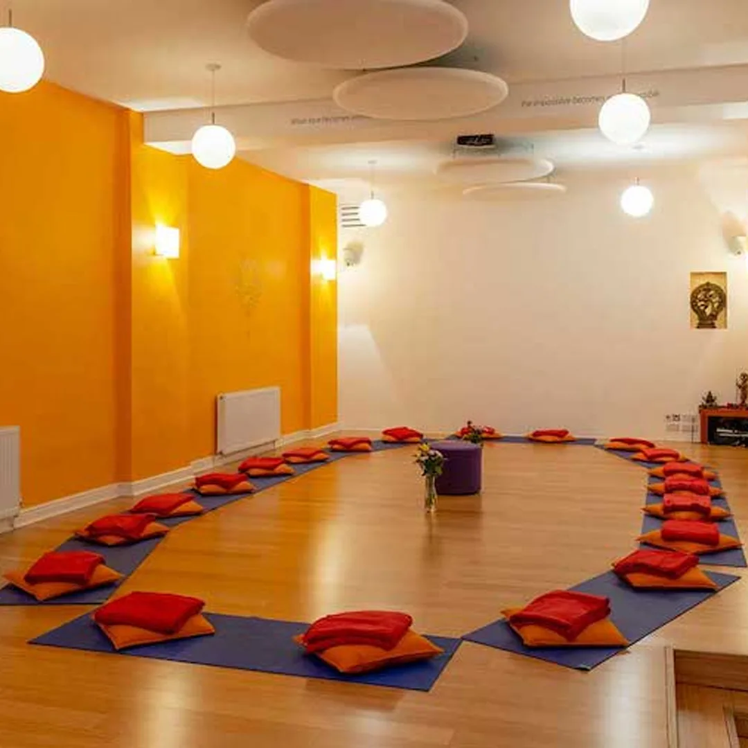 Mindfulness teachings from Holly Smith